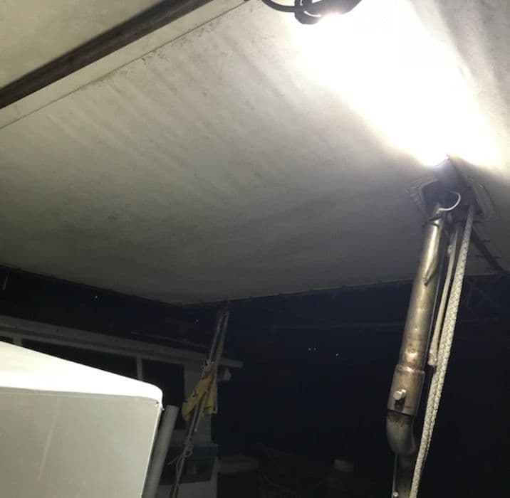 LED照明（後部）